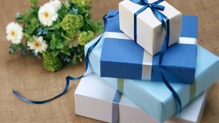 Here Are 5 Perfect Gifts You Can Give To Your Long Distance Loved One