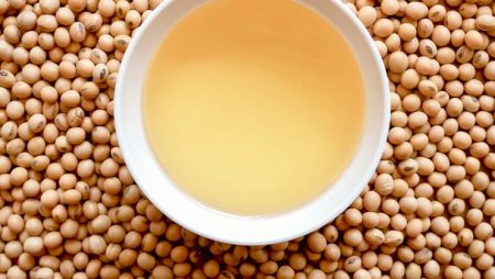7 Health Benefits of Soybean Oil